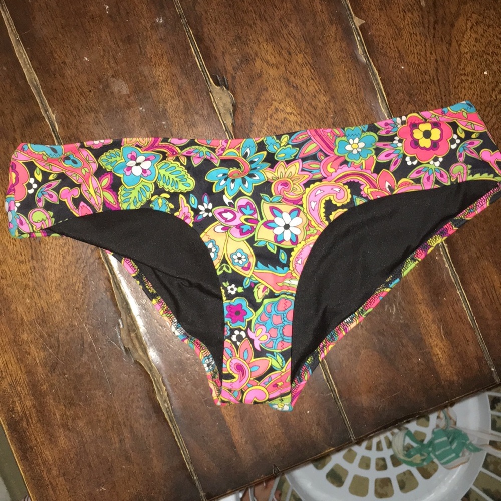 Bathing suit top - Picture 3 of 5